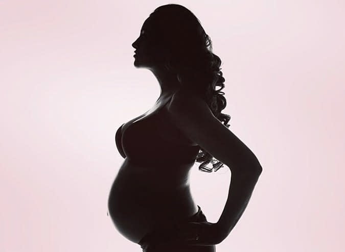 unique maternity photoshoot