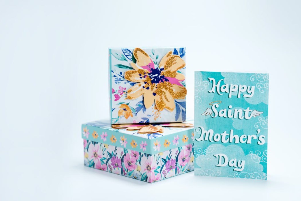 blue mothers day card with gifts