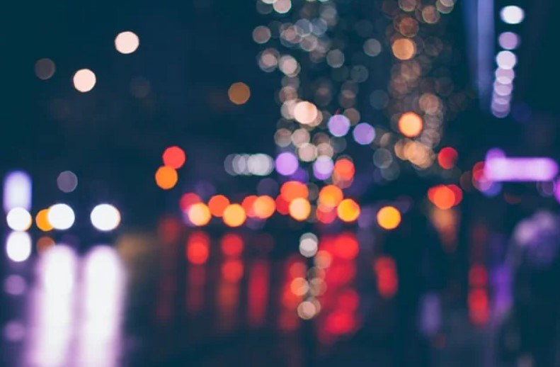 bokeh effect in a city night image