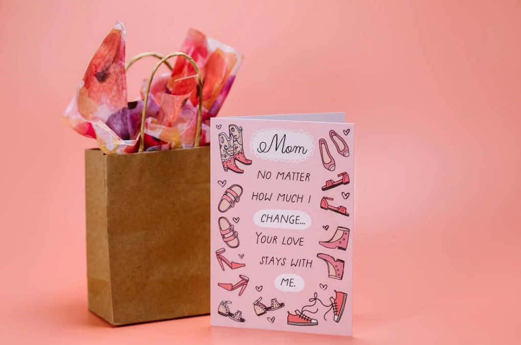 handmade mother's day gift including a bag with a mothers day handwritten card