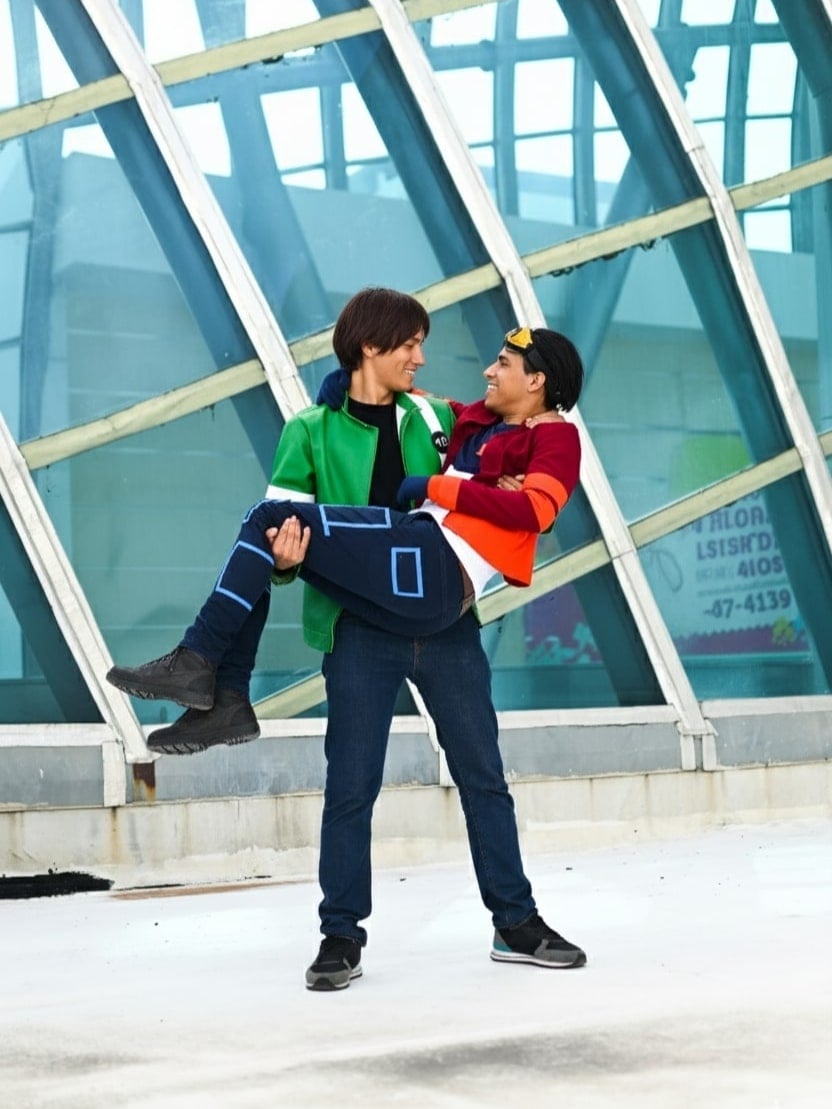 生成圖片，兩名男性以新姿勢呈現