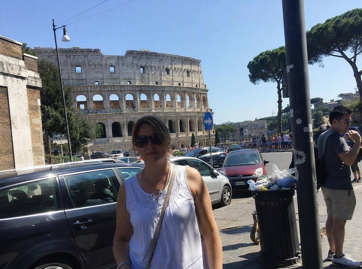 sample travel photo showing a woman in Rome