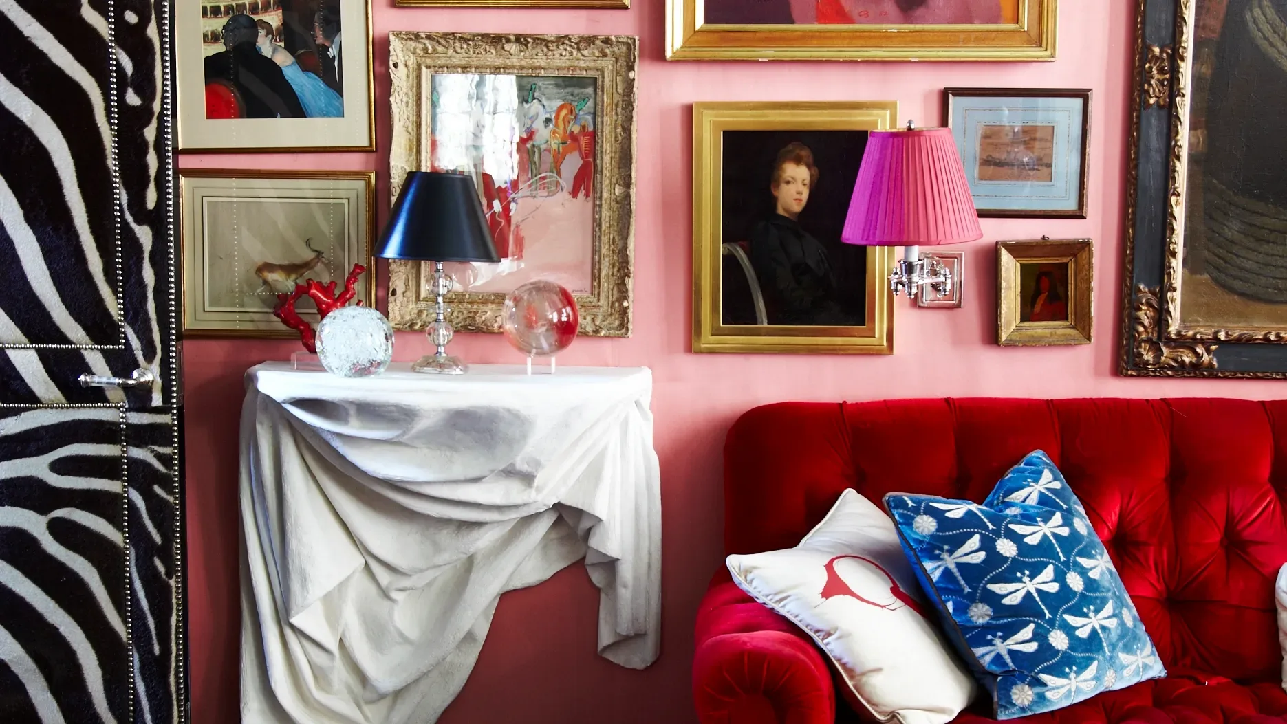 All You Want to Know About Scarlet Color: Meaning, Combinations and  Palettes