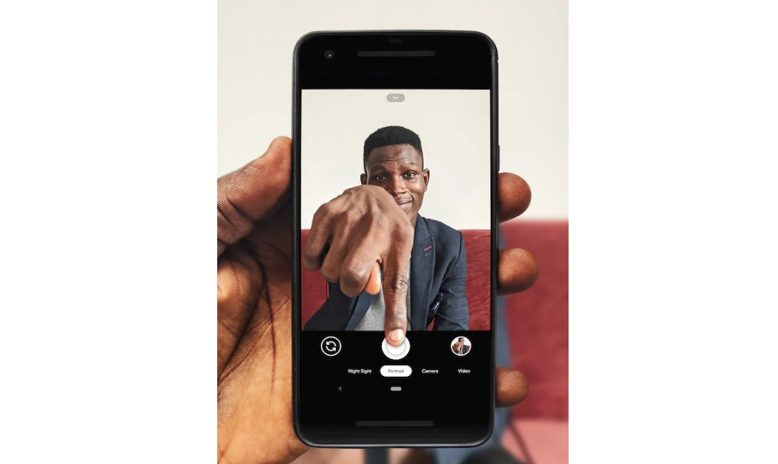take a male headshot in portrait mode with iphone