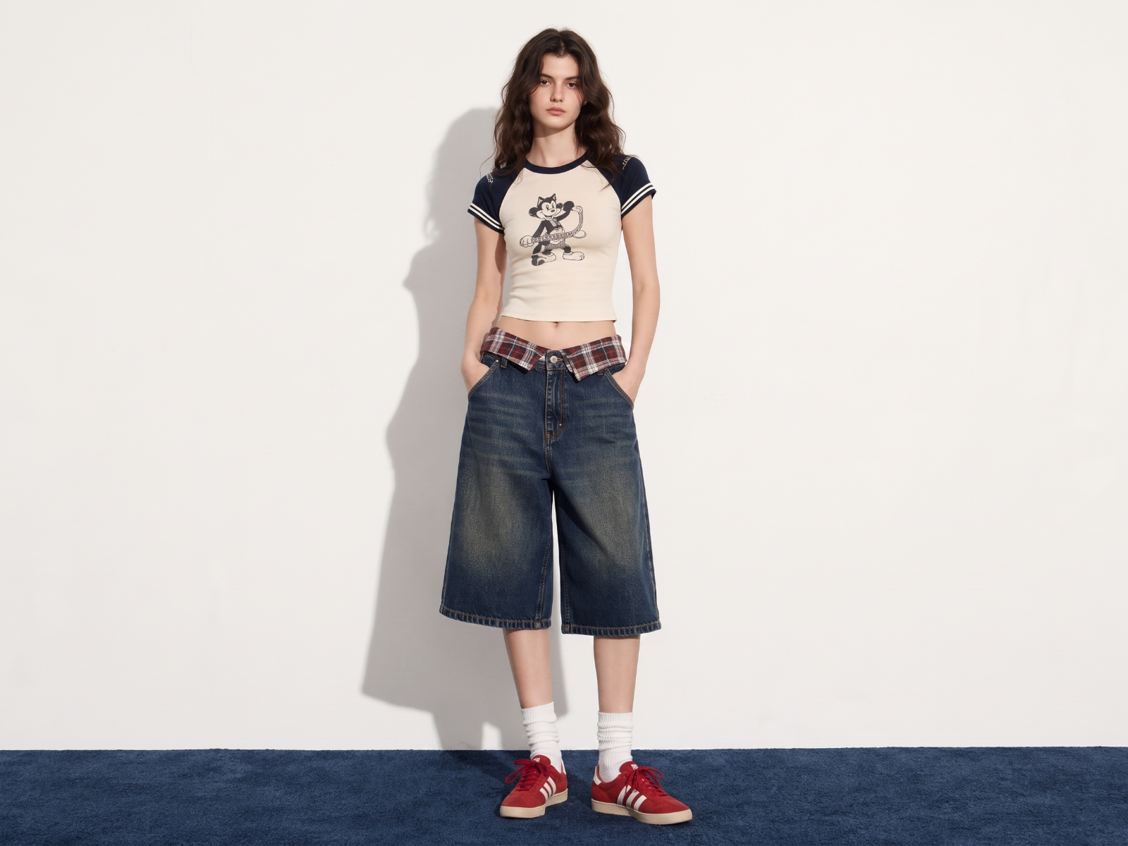 Girl virtual try on clothes in body tight size