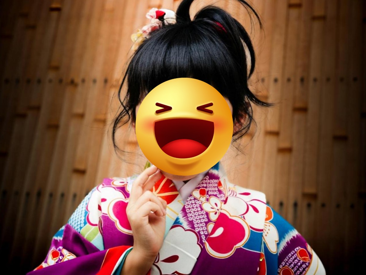 かわいいスタンプで顔隠し