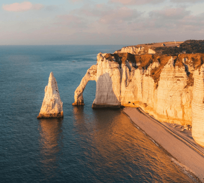 Photo dune falaise en bord de mer pour inverser une image horizontalement