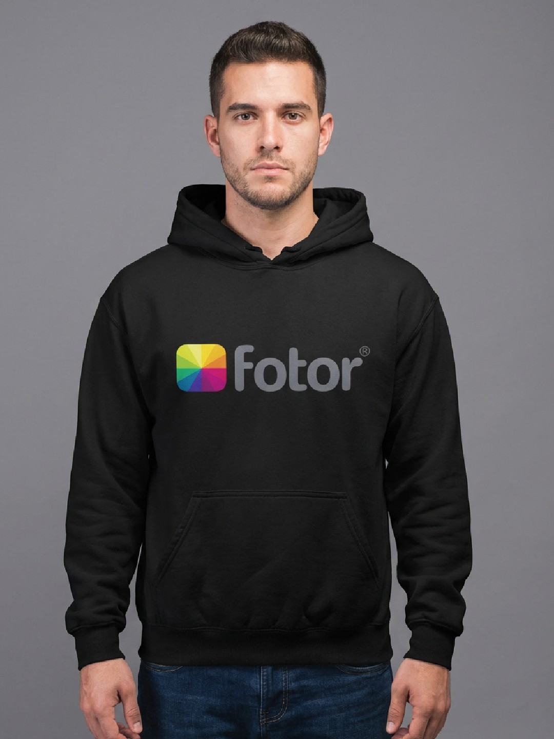 Schwarzer Kapuzenpullover