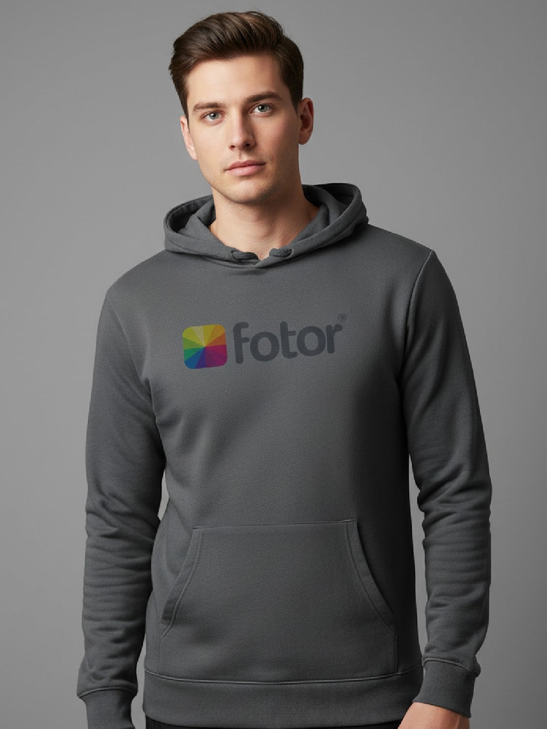 Anthrazitfarbener Slim-Fit-Hoodie
