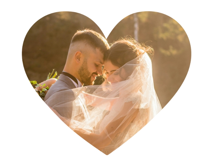 Recadrer une photo dun couple en forme libre de cœur