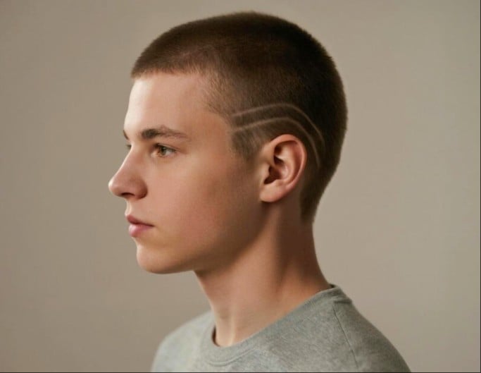 A cool girl with textured crop