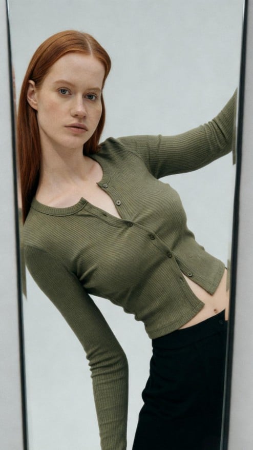 Funhouse mirror face effect for a woman