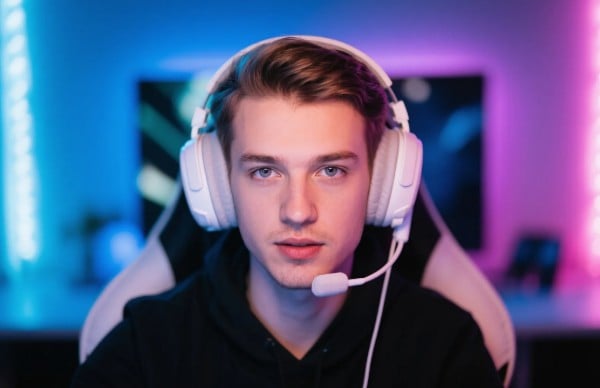 Échange de visages dans des vidéos de jeux vidéo