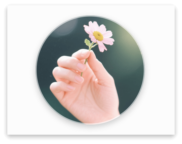 鎖骨や花を持つ手などの局部クローズアップのおしゃれな女子のlineアイコン