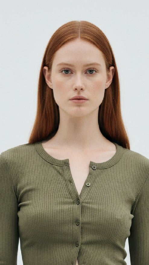 Mirror split effect for a woman