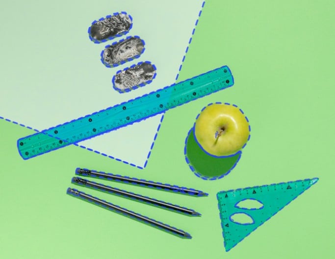 Use auto detection brush for accurate edges