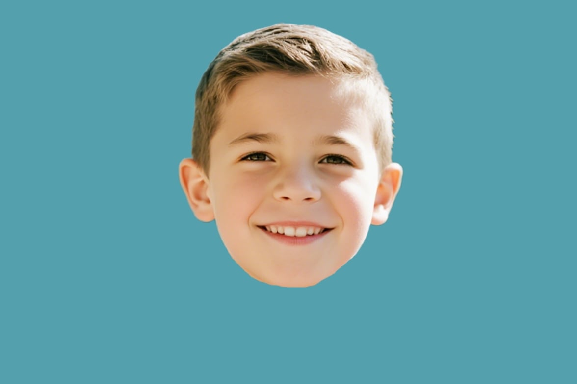 Détourer le visage de la photo dun garçon souriant