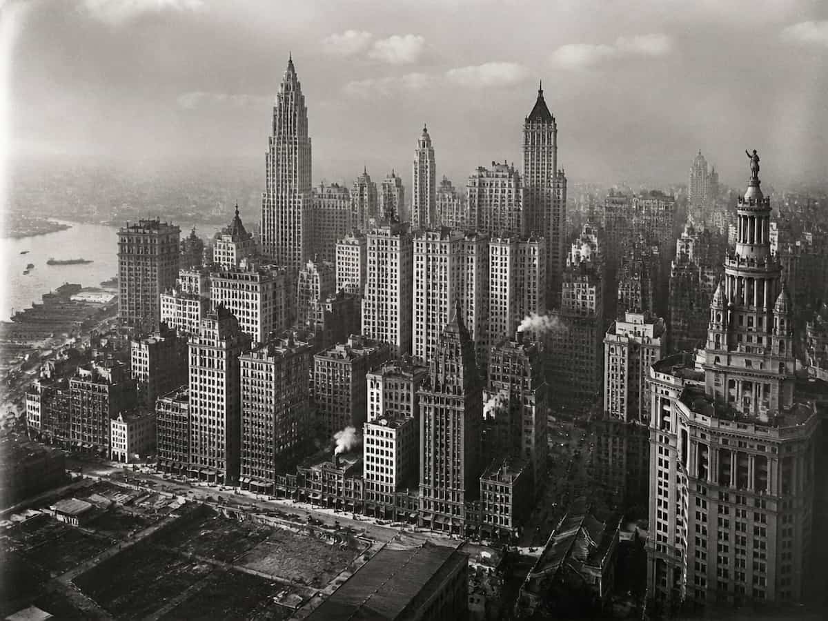 A black and white city architecture photo