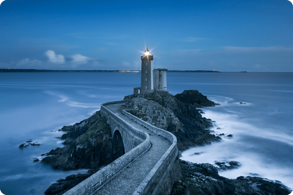 ノイズ除去後の灯台の写真