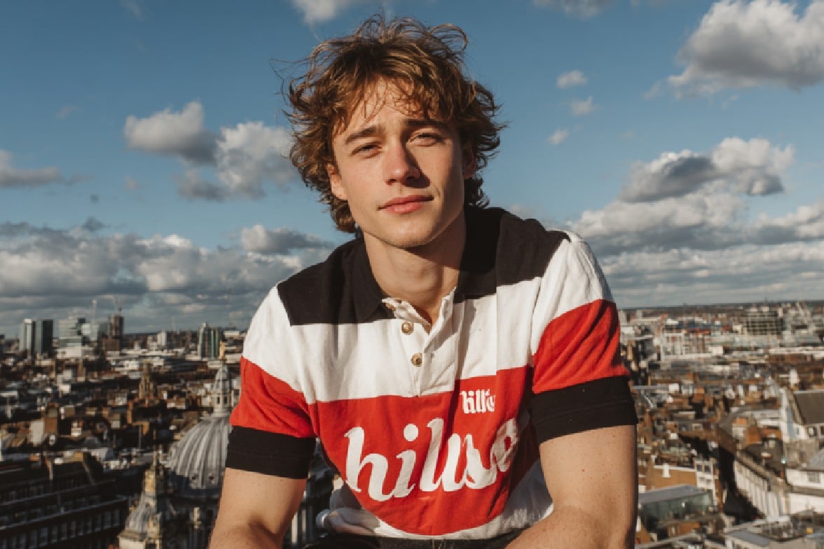 Ein originales Bild eines hübschen Manns