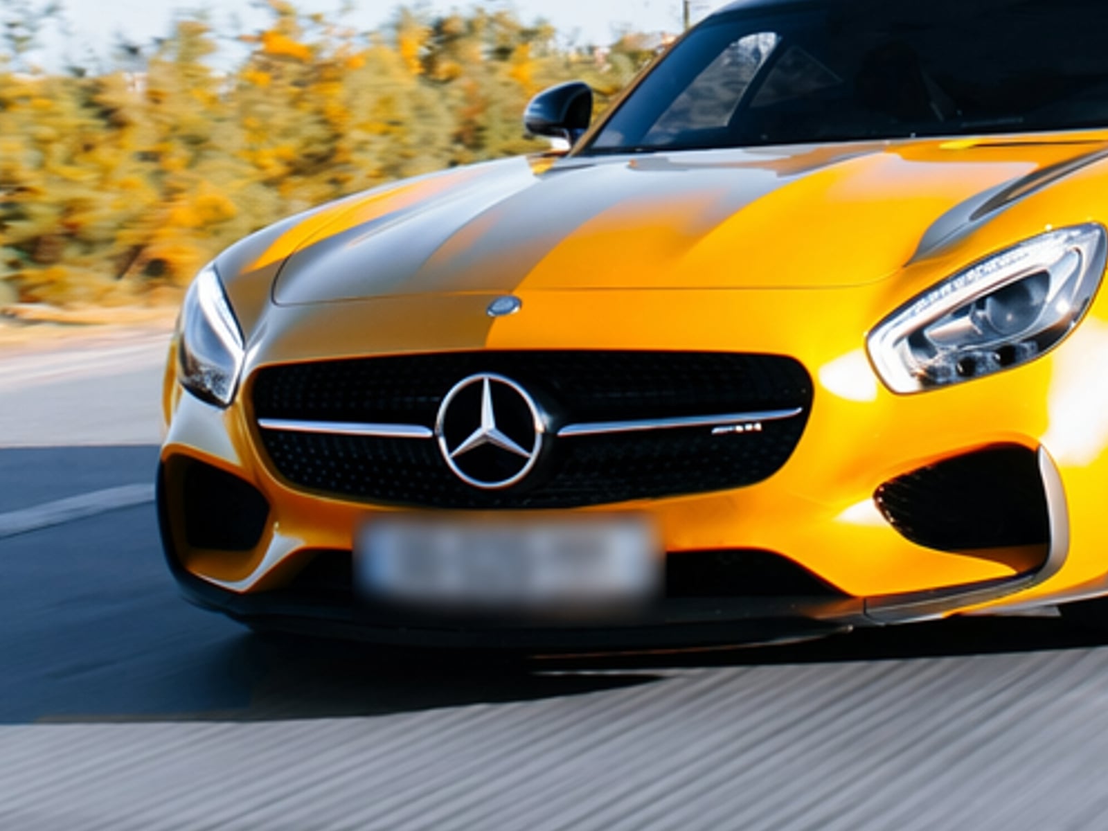 A yellow car after background blur