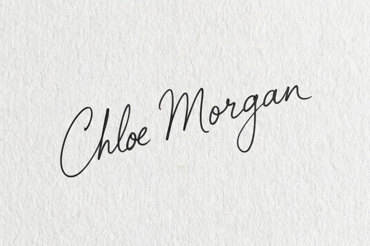 Signature de Chloe Morgan avant suppression de l’arrière-plan avec Fotor