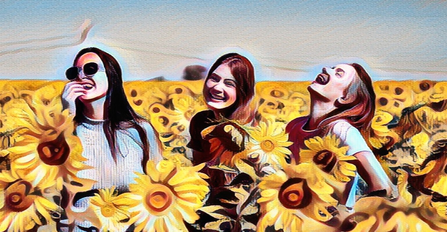 Convertir la foto de tres chicas en efecto pop art con Fotor