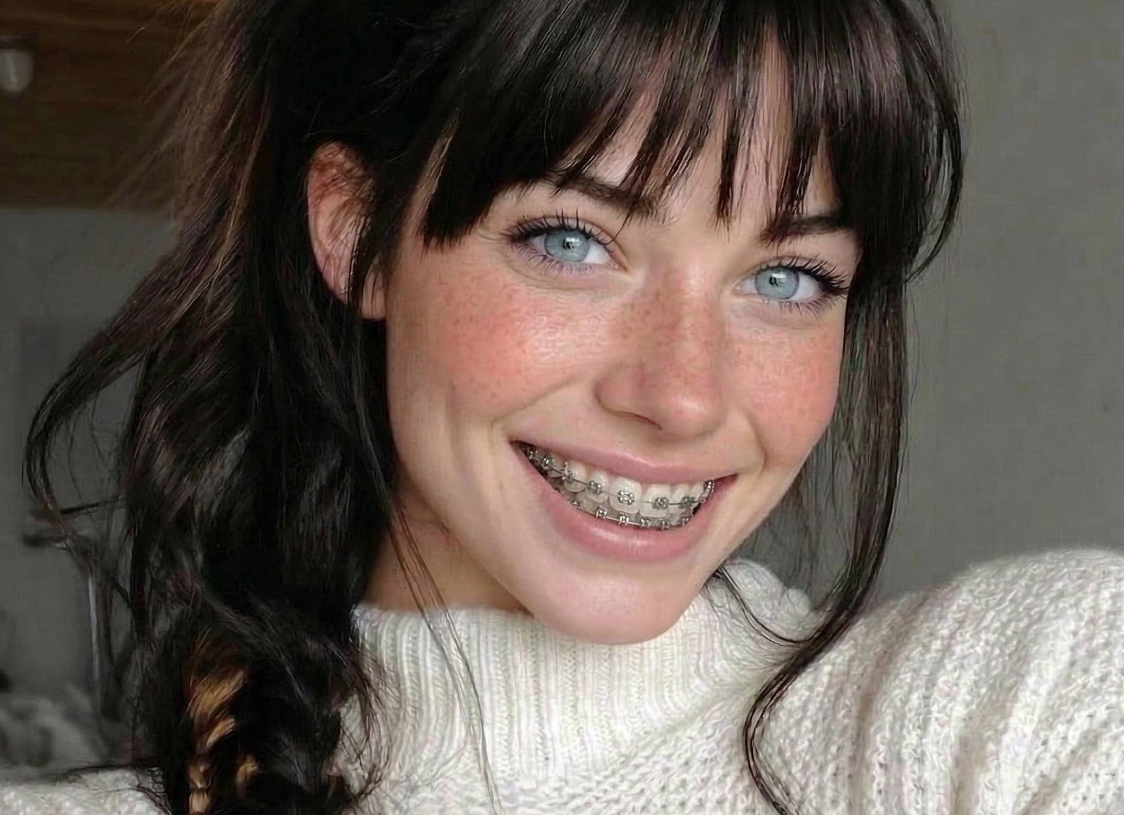 Fotor braces filter girl banner photo after adding braces